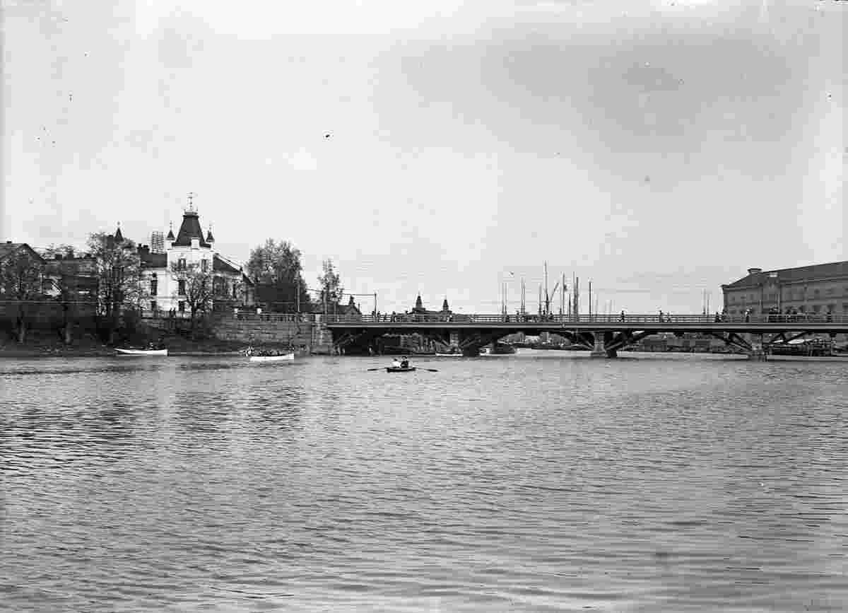 Helsinki. Long bridge