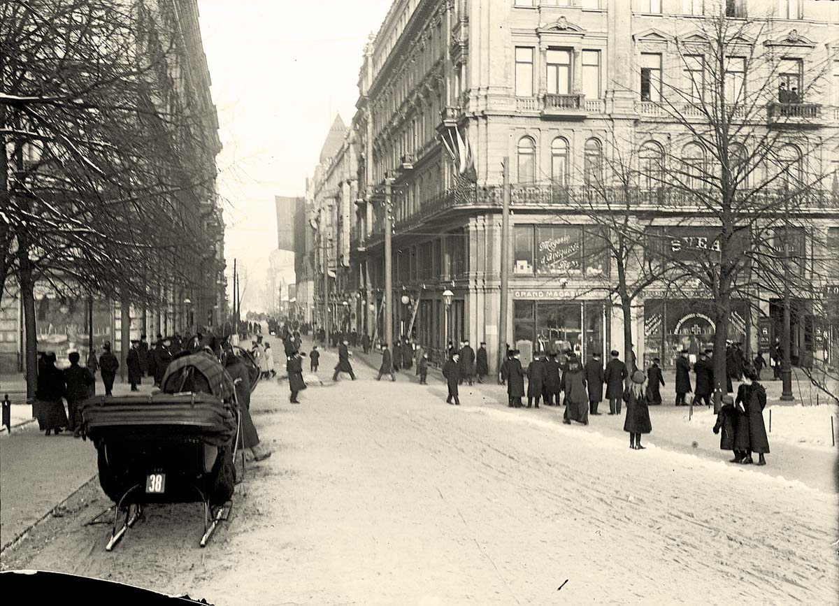 Helsinki (Helsingfors). Mikonkatu - Mikaelsgatan, between 1890 and 1910