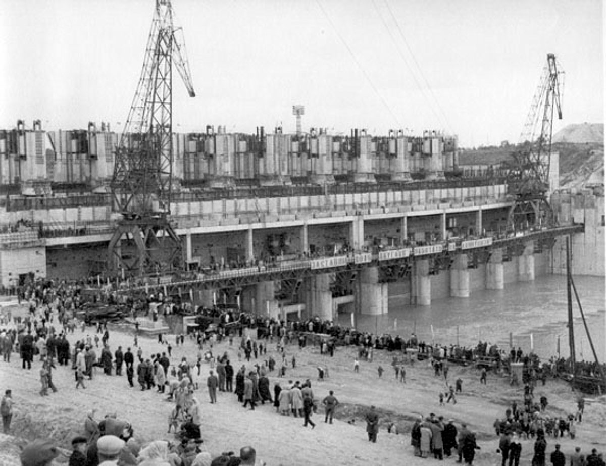 Aizkraukle. Construction of Plavinas HPP