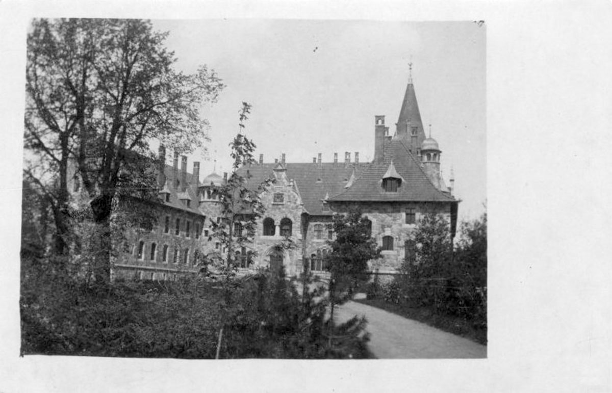 Cesvaine. Castle