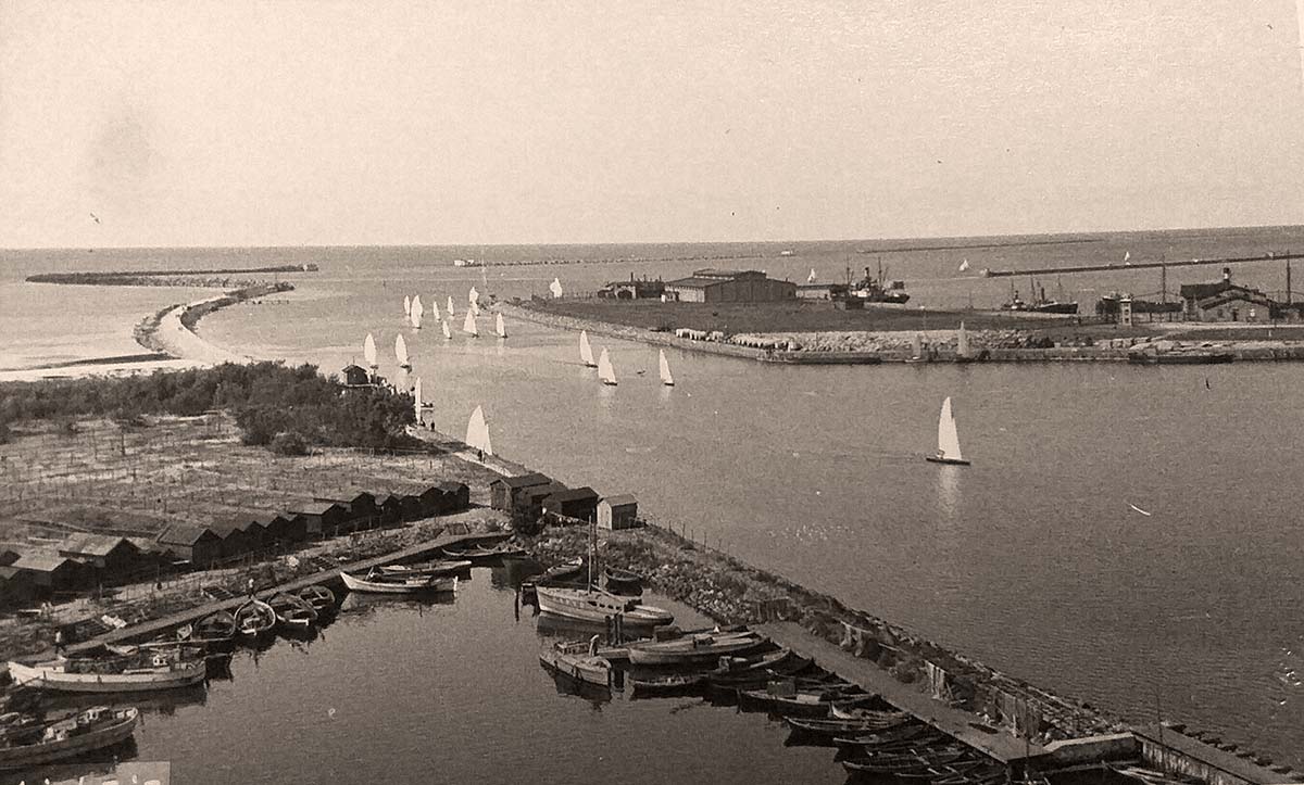 Liepaja. Yachts enter the port, between 1930 and 1940