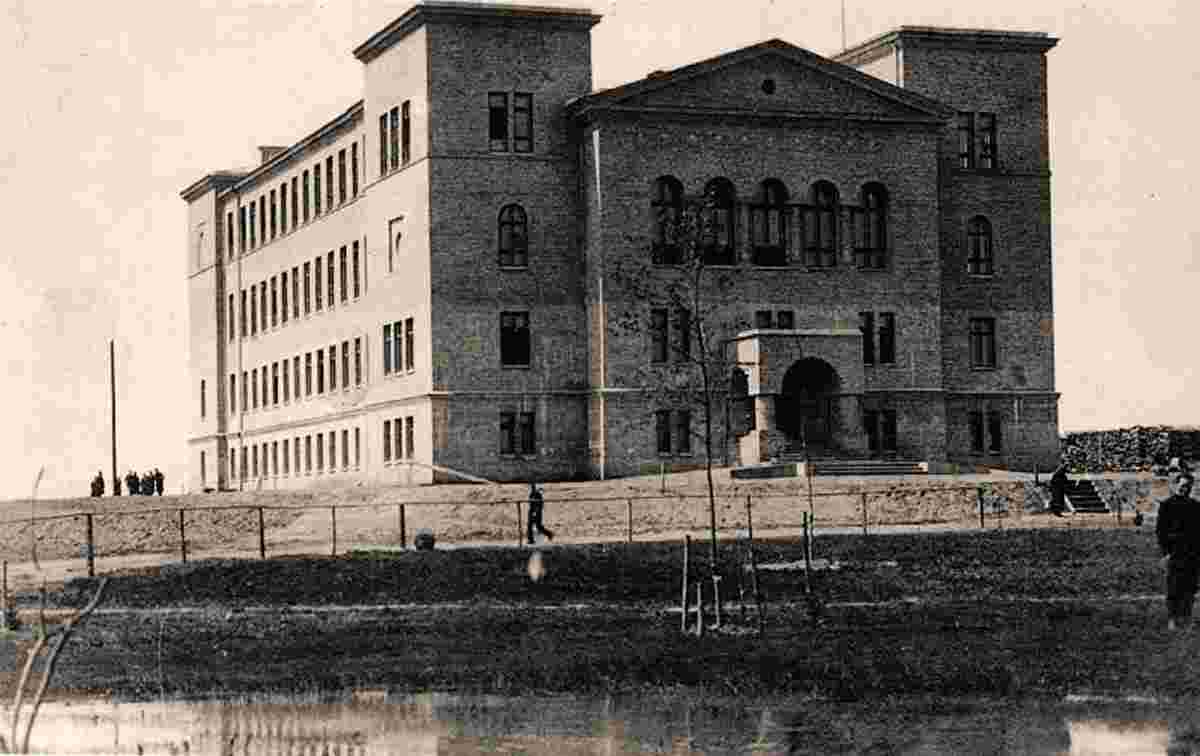 Ludza. Ludzas Gymnasium was opened in 1927