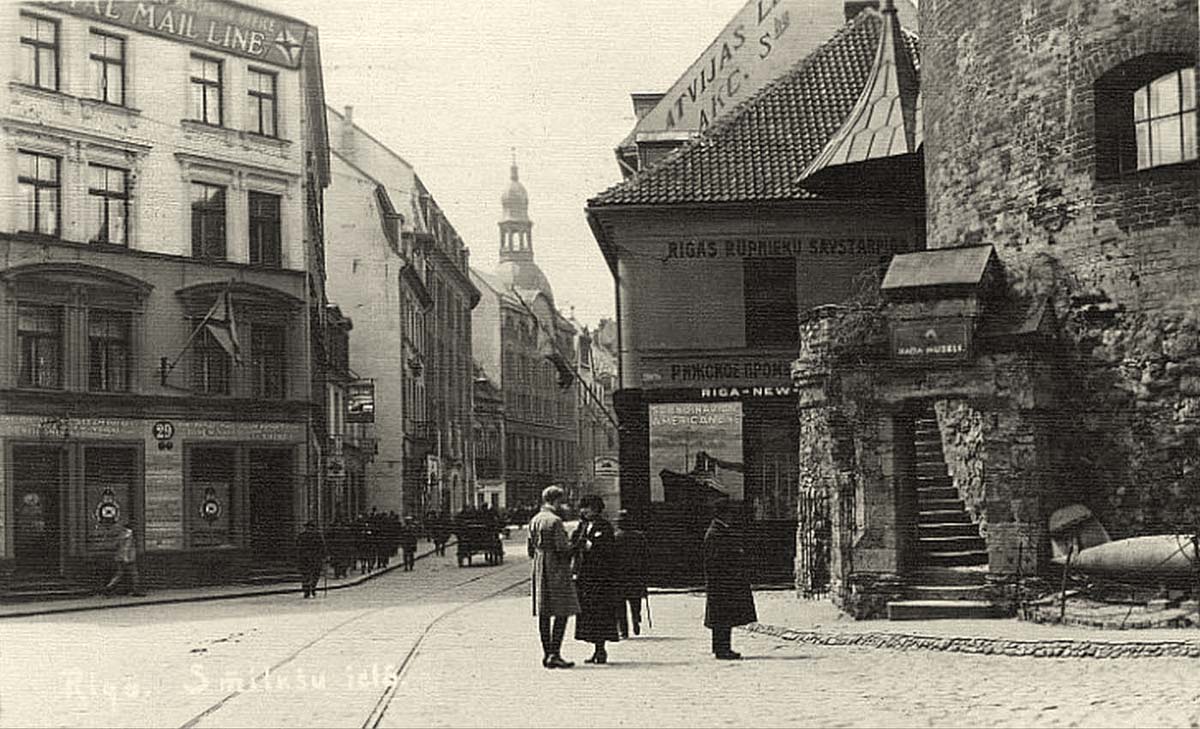 Riga. Smilšu (Sand) street - Entrance to the Powder Tower, 1937
