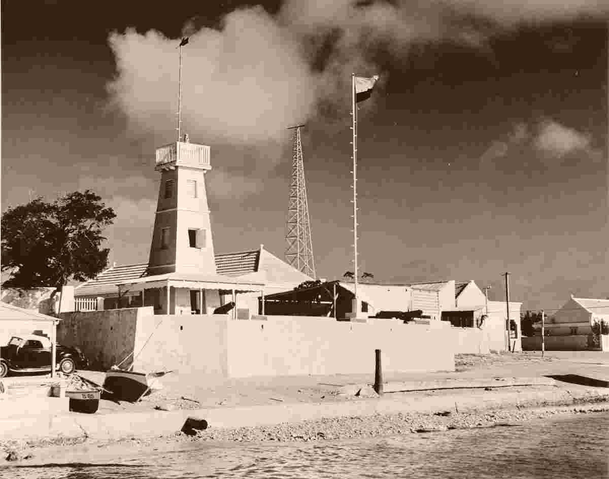 Kralendijk. The old fort. The building is now used as a signal tower while the police station is located on the ground floor