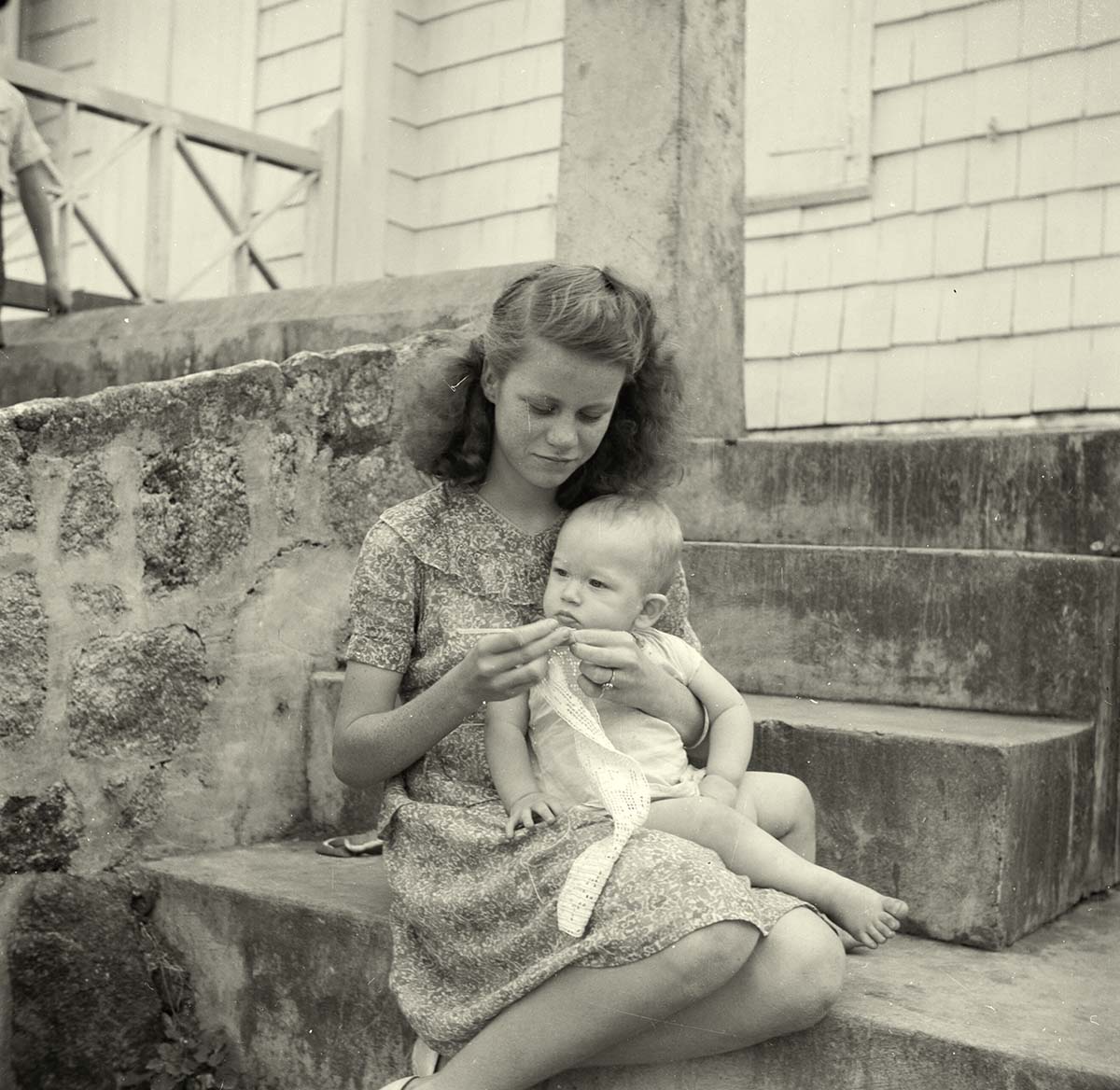 Windwardside. Doctor Chocolate with villagers, 1947