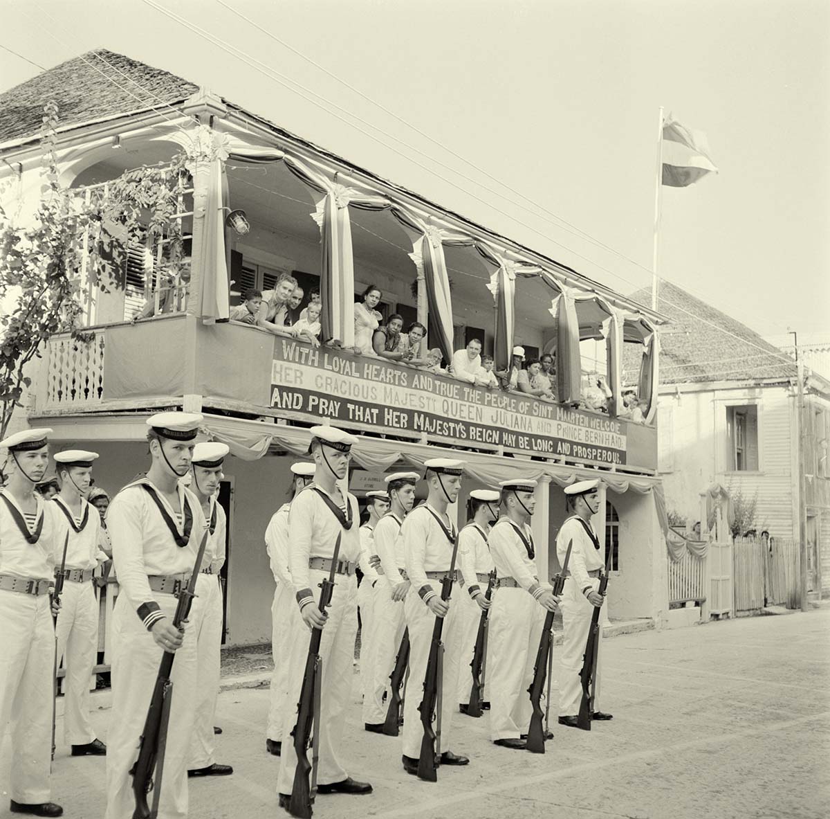 Philipsburg. People welcome Queen Juliana and Prince Bernhard, 1955