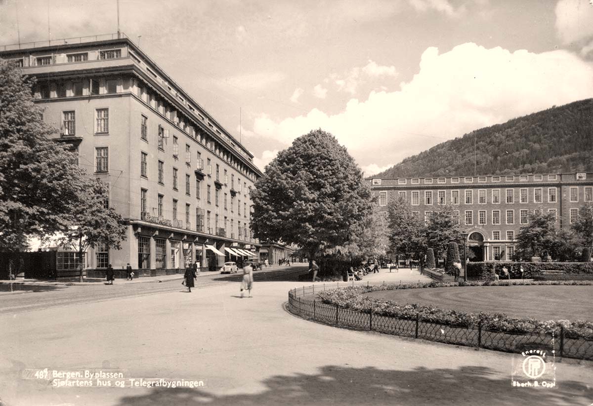 Bergen. Byparken - City park, Sjøfartens hus (Maritime House)