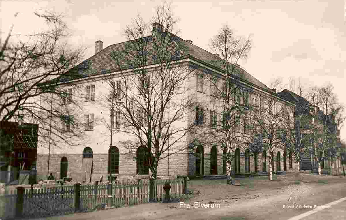 Elverum. Panorama of city building, between 1920 and 1930