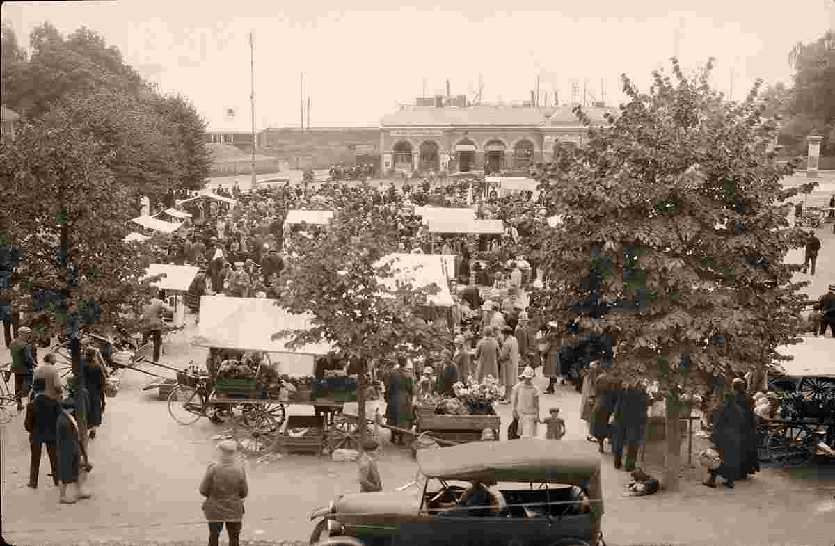 Hamar. Market square, between 1900 and 1950