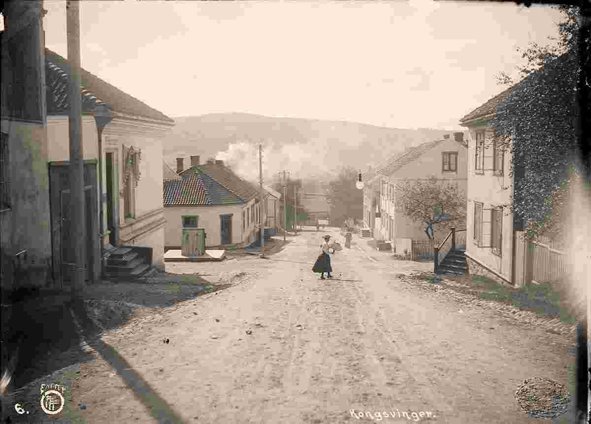 Kongsvinger. Panorama of city street, between 1900 and 1940