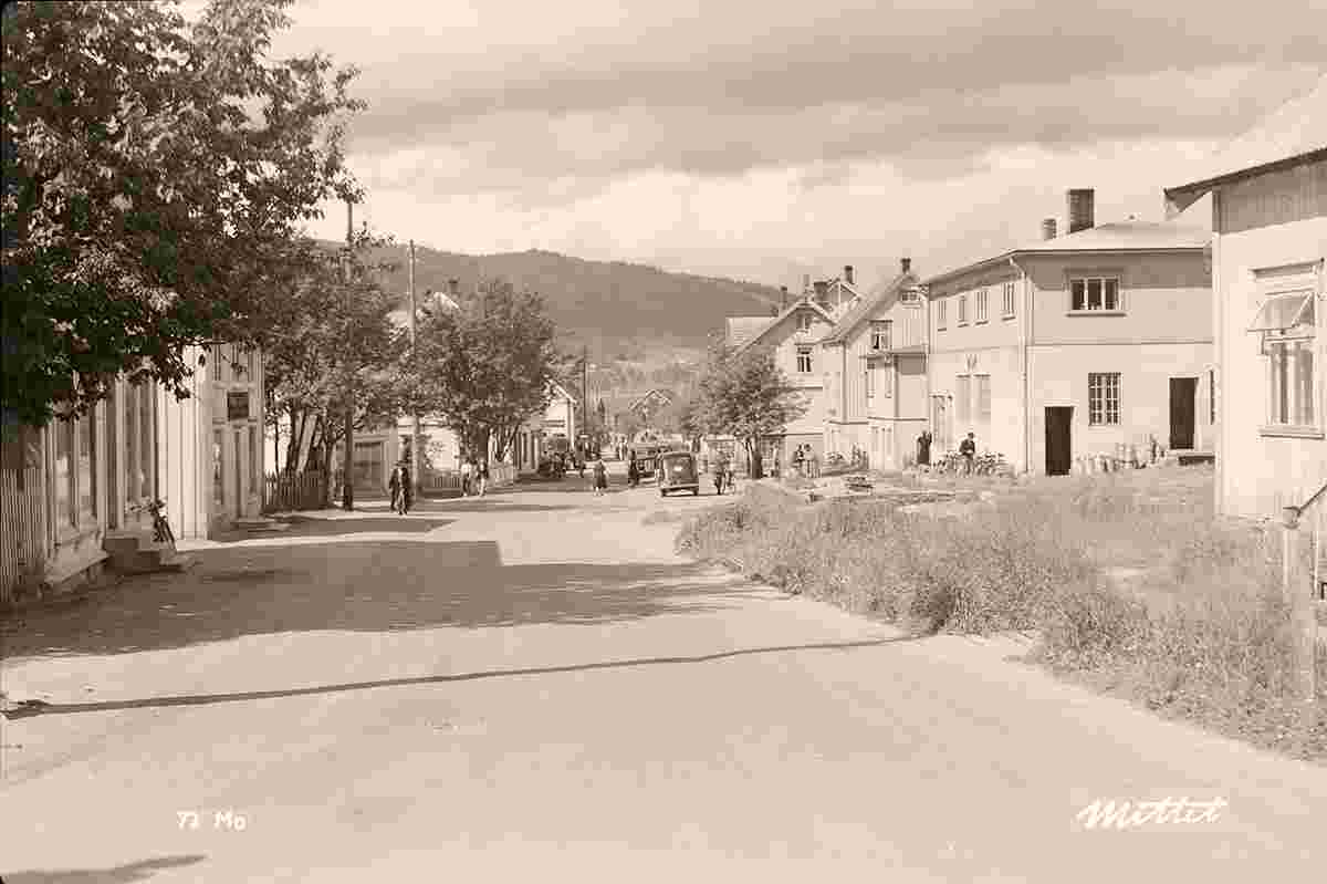 Mo i Rana. Panorama of city street, 1947