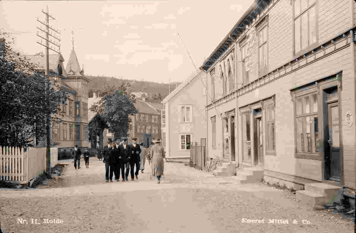 Molde. Panorama of city street, between 1900 and 1950