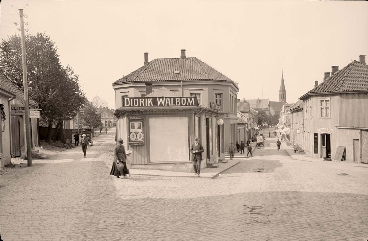 Moss. Streets crossing, between 1900 and 1950