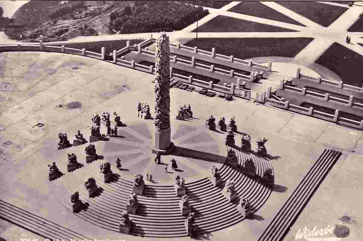Oslo. Vigeland Park - Complex statues