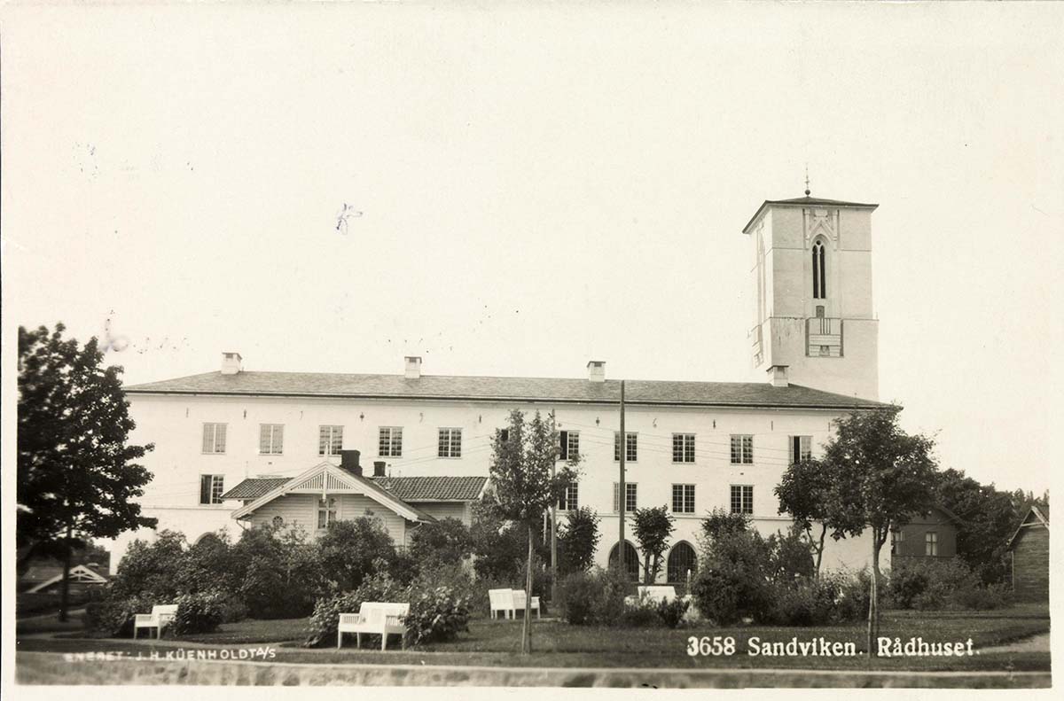 Sandvika. Rådhuset - City Hall, between 1920 and 1930