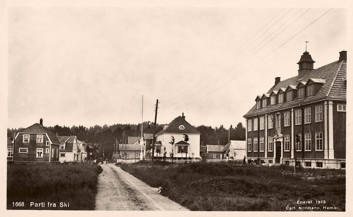 Ski. Panorama of city road, 1923