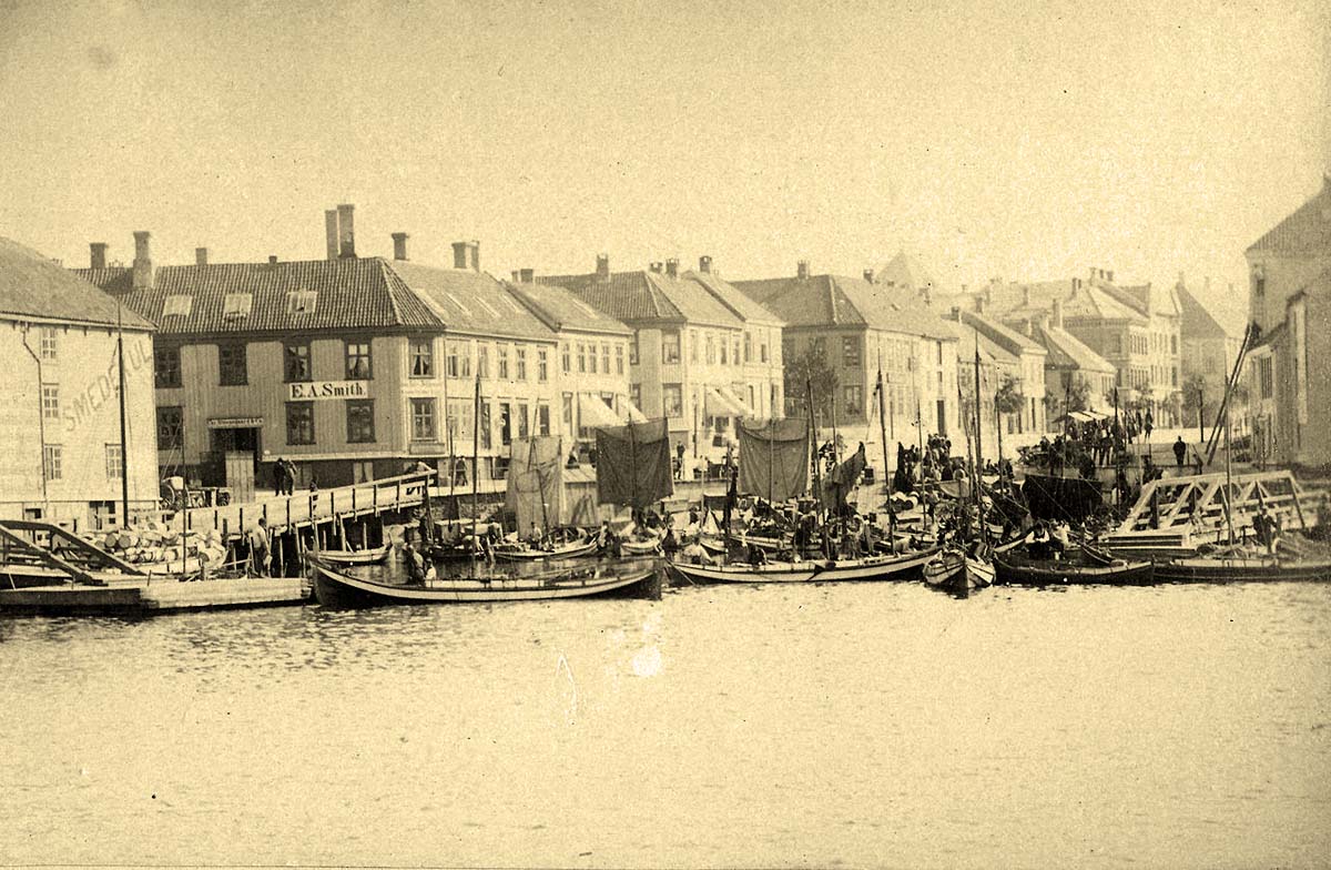 Trondheim. Ravnkloa, fishing market, 1893