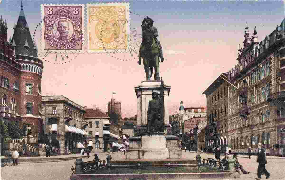 Helsingborg. Magnus Stenbock statue