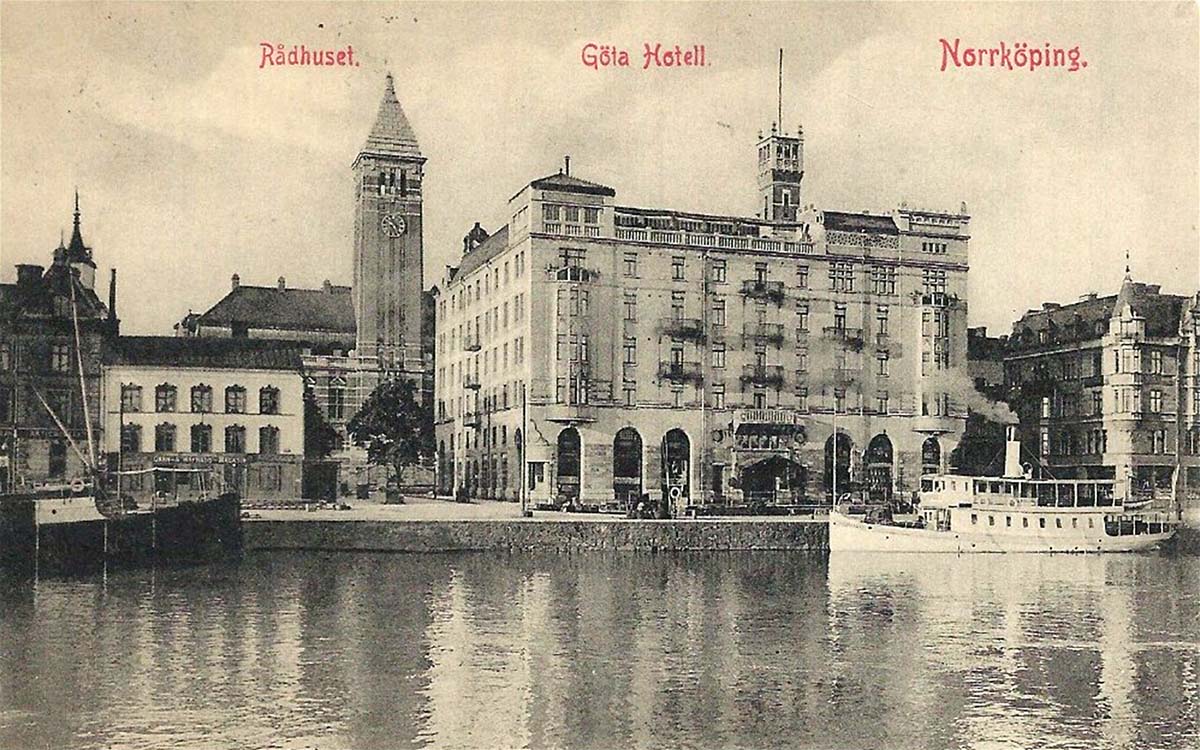 Norrköping. Rådhuset och Göta Hotel