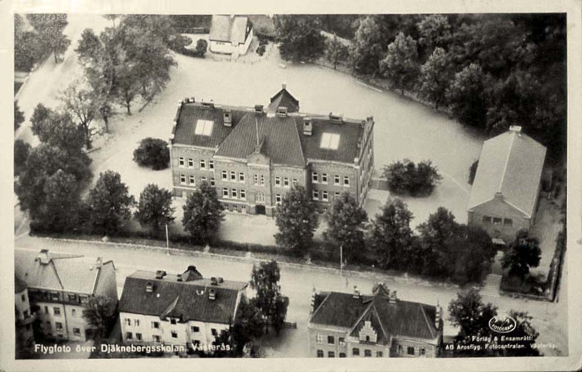 Västerås. Flygfoto över Djäknebergsskolan