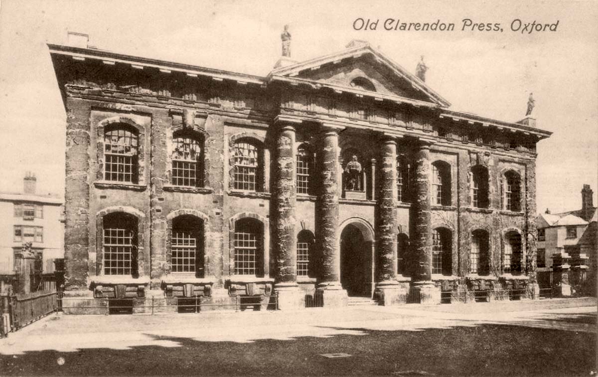 Oxford. Old Clarendon Press