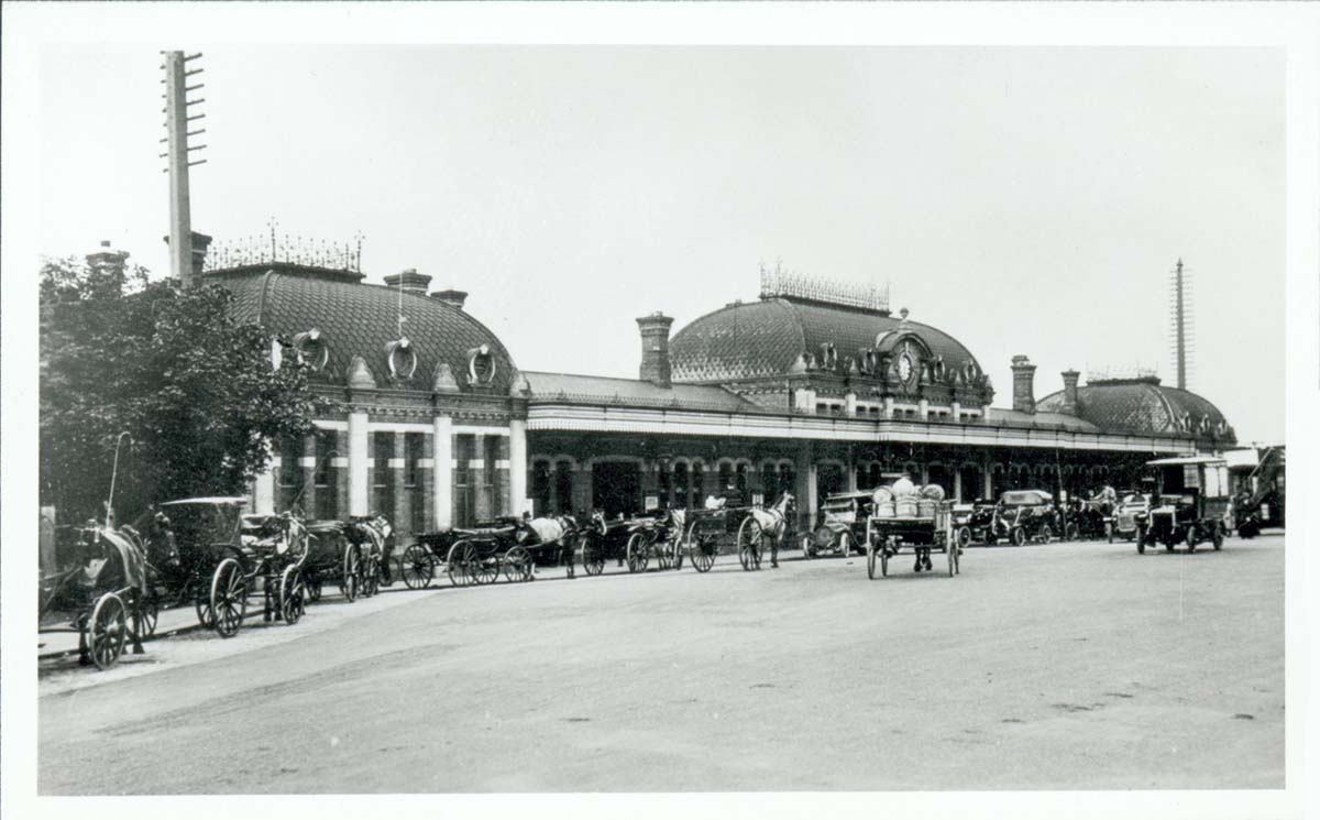 Slough. Railway Station, about 1890