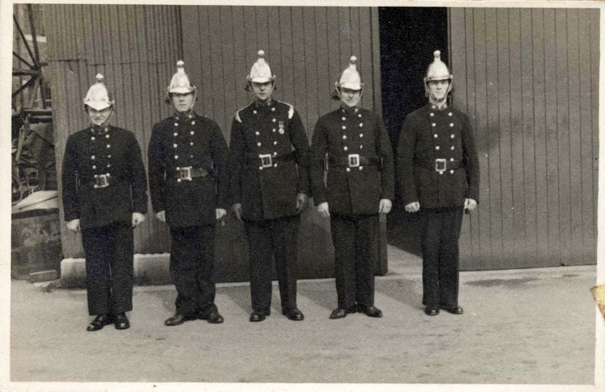 Swindon. Firemen, Cromwell Street, 1937