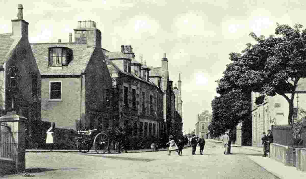 Banff. Panorama of town street