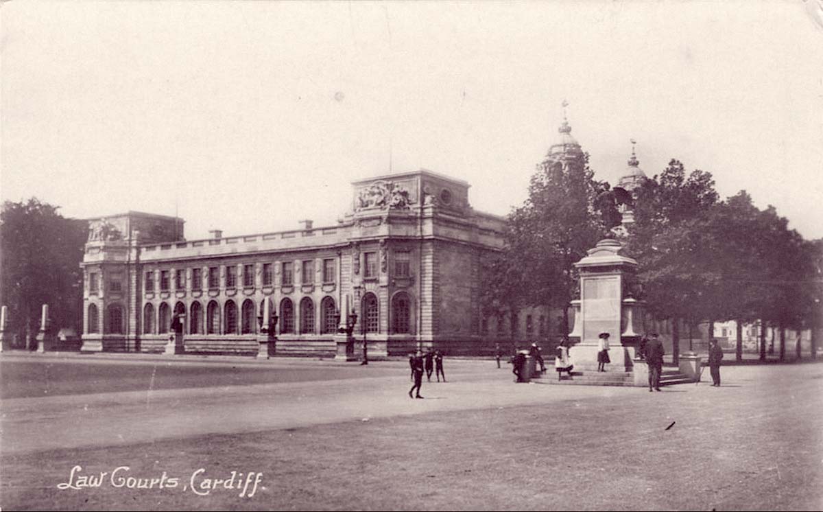 Cardiff. Law Courts and South African (Boer) War Memorial