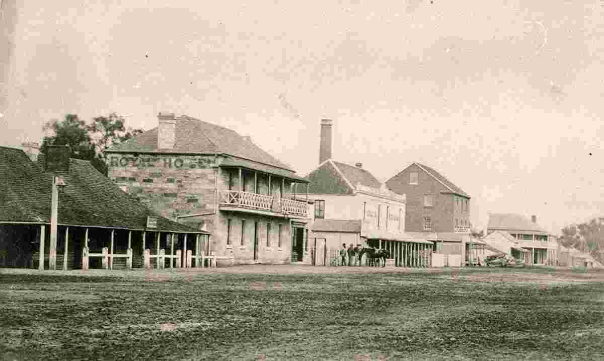 Dubbo. Panorama of Macquarie Street