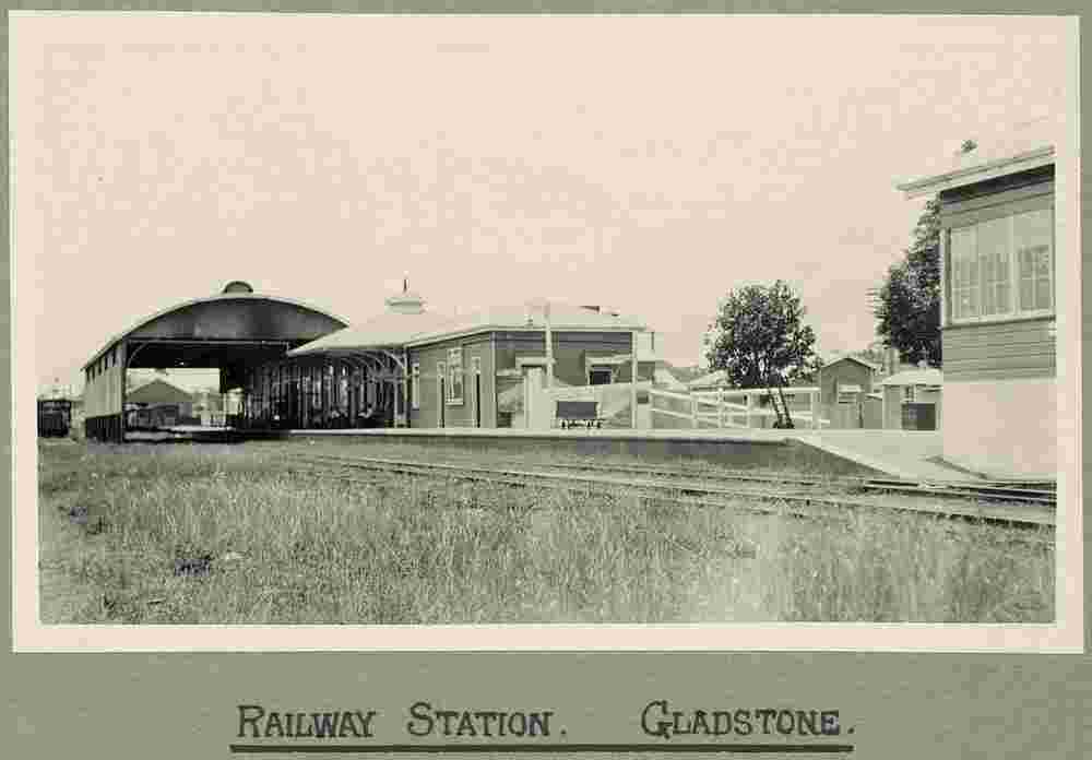 Gladstone. Railway Station, 1924