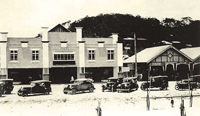Gold Coast. De-Luxe Theatre, 1930