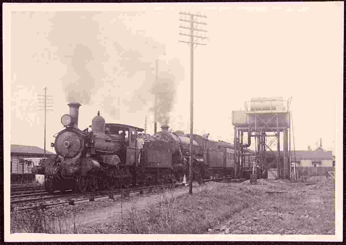 Grafton. Brisbane express at South Grafton, October 1947