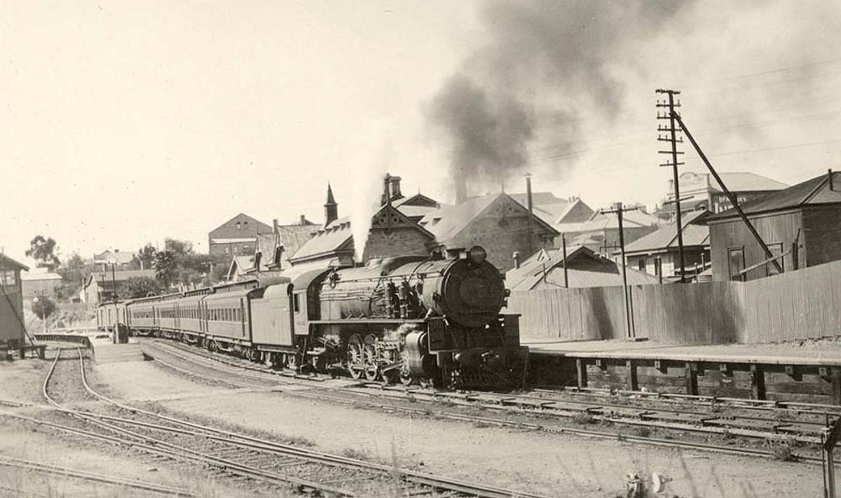 Murray Bridge. Train, circa 1935