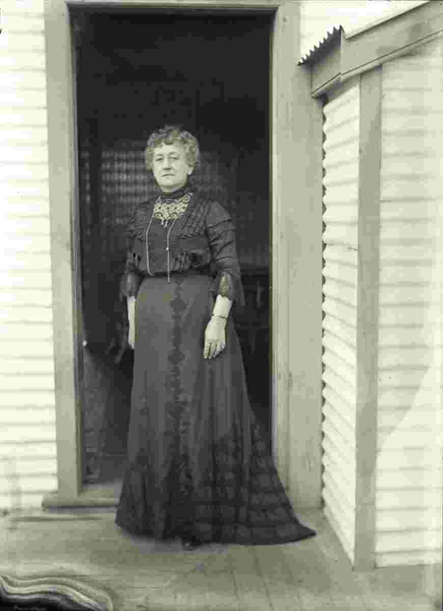 Port Hedland. Unidentified woman