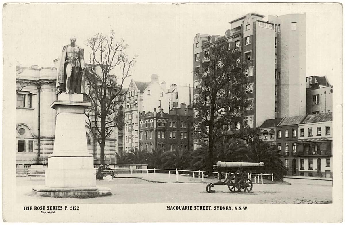 Sydney. Macquarie Street, circa 1920