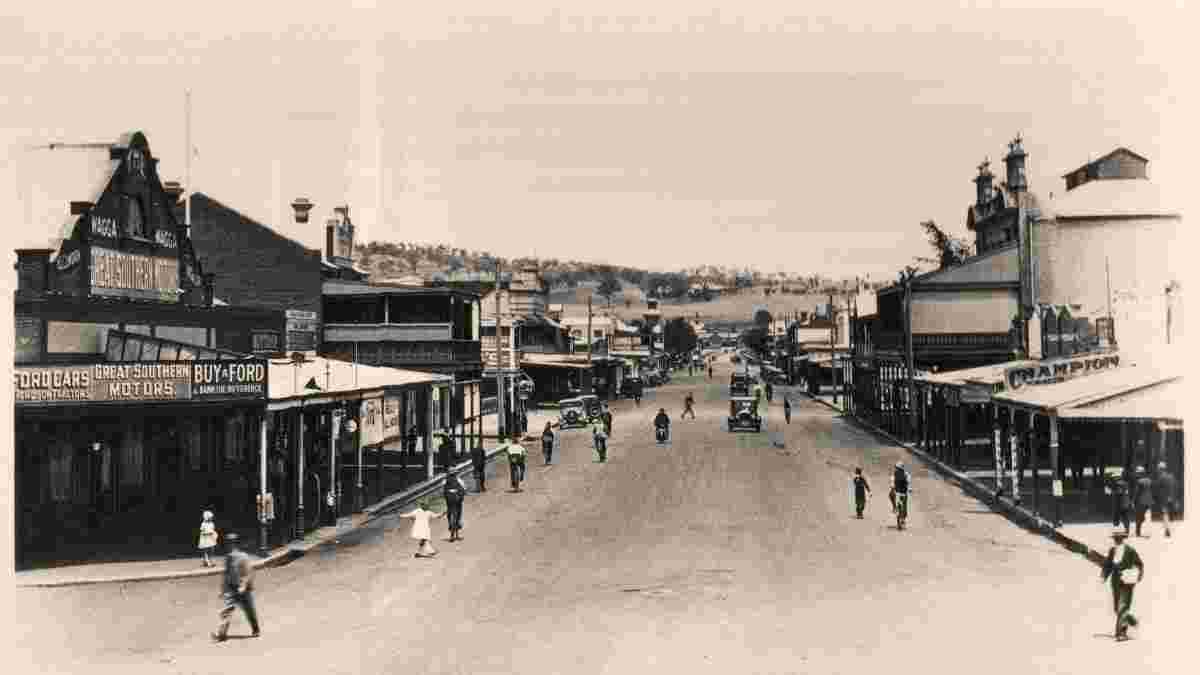 Wagga Wagga. Baylis Street - 'Great Southern Motors'