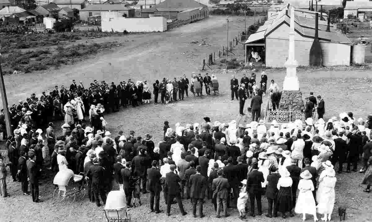 Whyalla. Unveiling ceremony