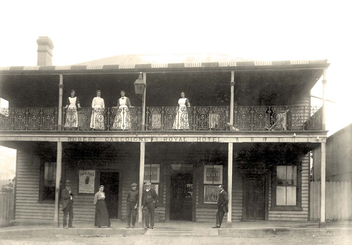Wyong. 'Royal Hotel' of Robert Gascoigne