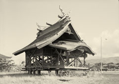 Honolulu. Kukui Shrine, College Walk