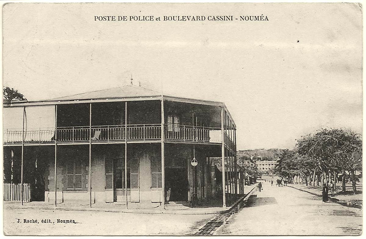Nouméa. Poste de Police et Boulevard Cassini