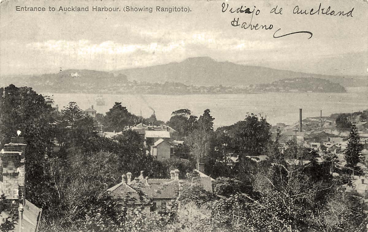 Auckland. Entrance to Auckland Harbour