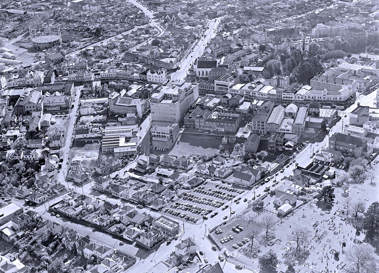 Auckland. Karangahape Road, 1957