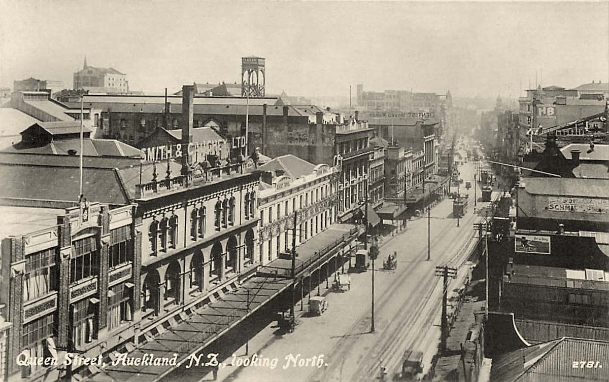 Auckland. Queen Street, looking North
