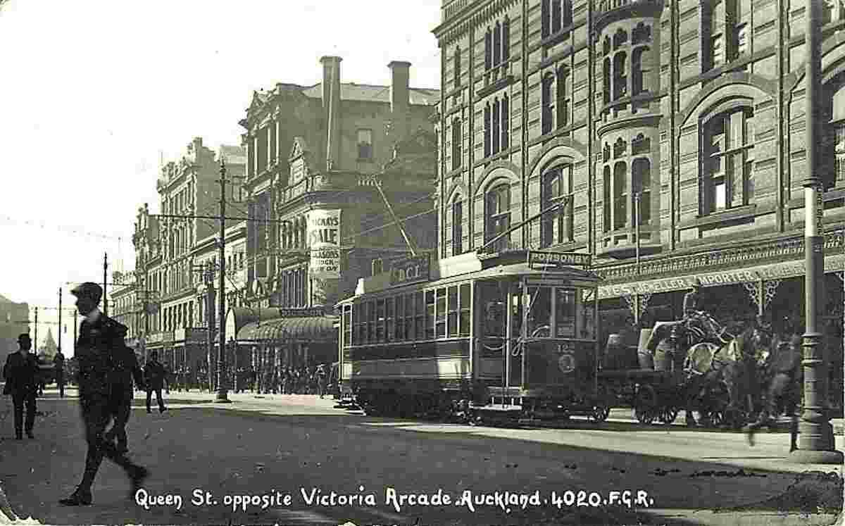 Auckland. Queen Street opposite Victoria Arcade