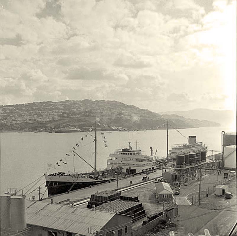 Shell tanker ship 'Plagiola'
