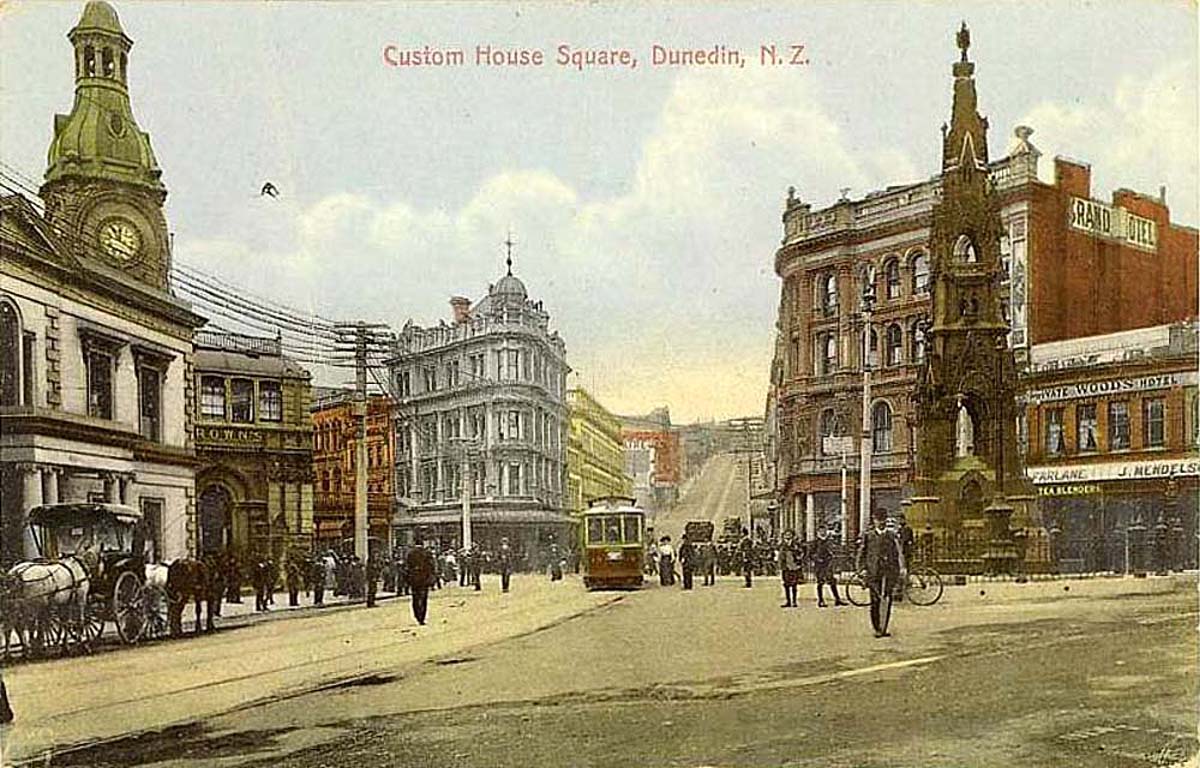 Dunedin. Custom House Square