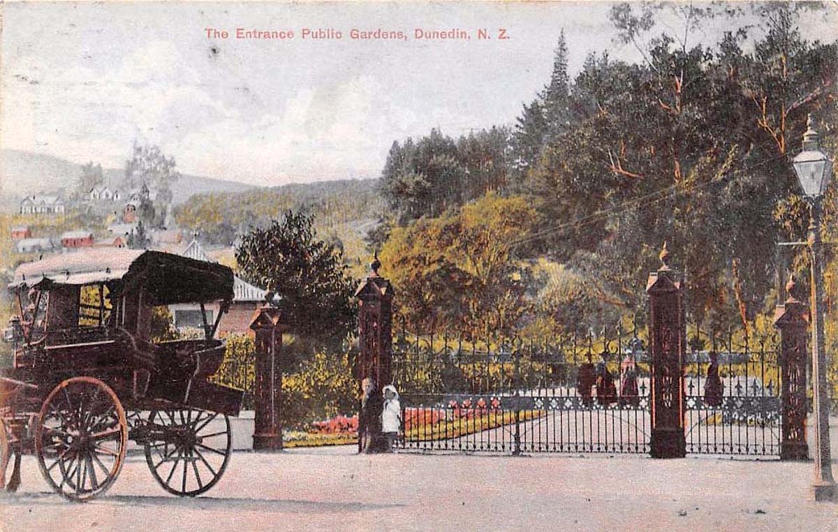 Dunedin. Entrance to Public Gardens