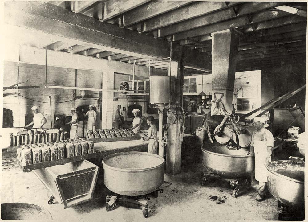Hamilton. Findlay's Bakery, circa 1920's