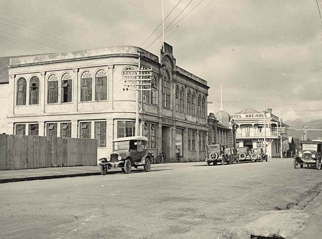 Levin. Bath Street, circa 1933